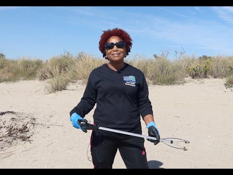 Plumb Beach cleanup with City Council Member Mercedes Narcisse Oct 15 2022